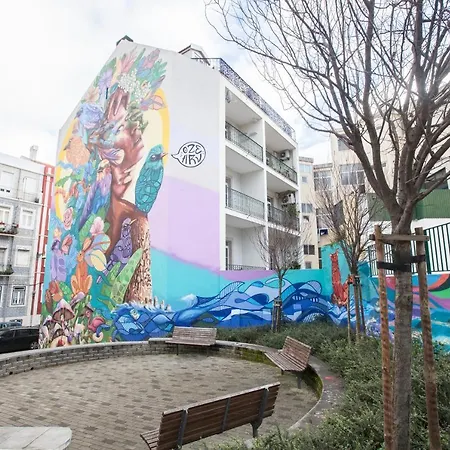アパート Flh Graca Colourful リスボン
